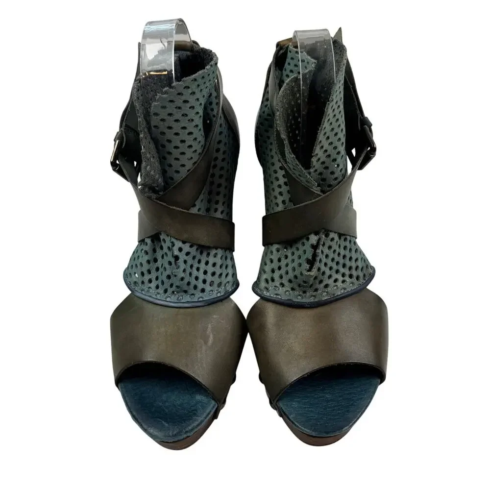 Free People Rendering Laser Cut Mesh Leather Boho Hippie Clog Women's Size 40/9